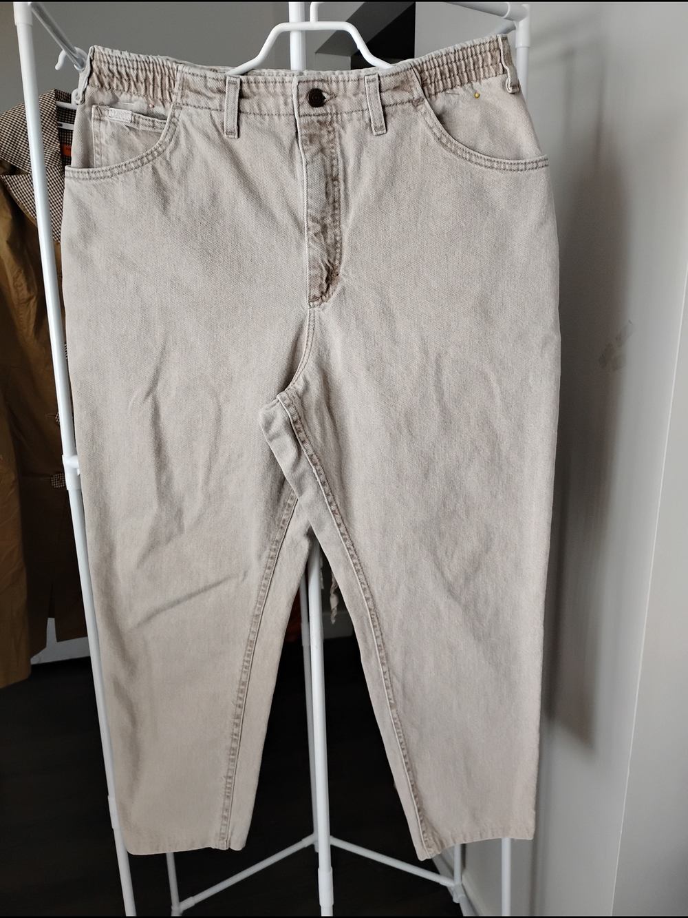 Lee  Women's Beige Elastic-Waist Relaxed  High Rise 18W  Denim Mom  Jeans
